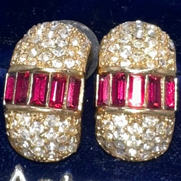 Christian Dior vintage altered gold tone half hoop Swarovski rhinestone earrings - Picture 3 of 8
